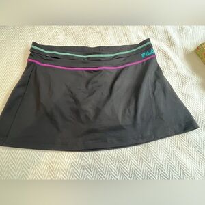 Fila Women's Black Golf/Tennis Skort with Pink and Blue Accents Size Large